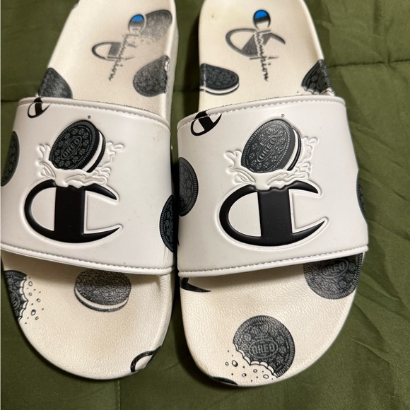 Champion men’s used Slide Sandals - White and Black - Picture 1 of 3